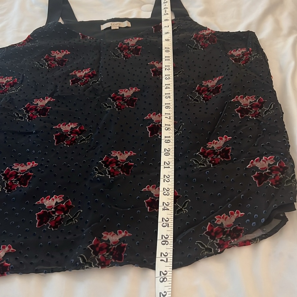Floral Top - LOFT - Picture 15 of 16